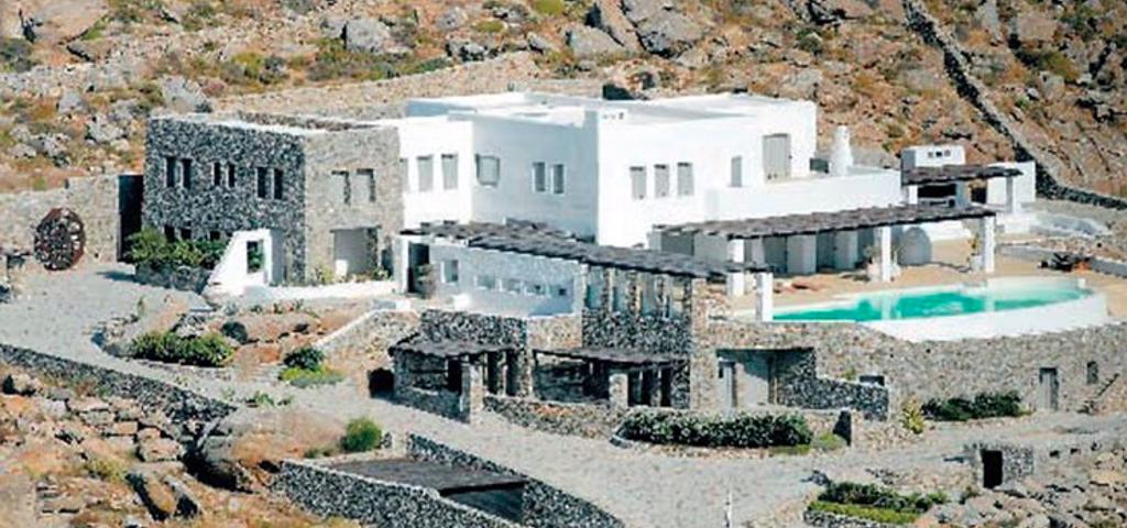 Βγαίνει στο σφυρί η πολυτελής βίλα του Λυμπέρη στη Μύκονο Βγαίνει στο σφυρί η πολυτελής βίλα του Λυμπέρη στη Μύκονο